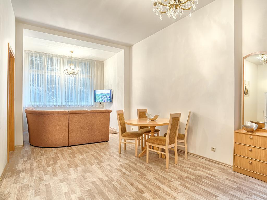 Apartments Valencia Karlsbad Rum bild