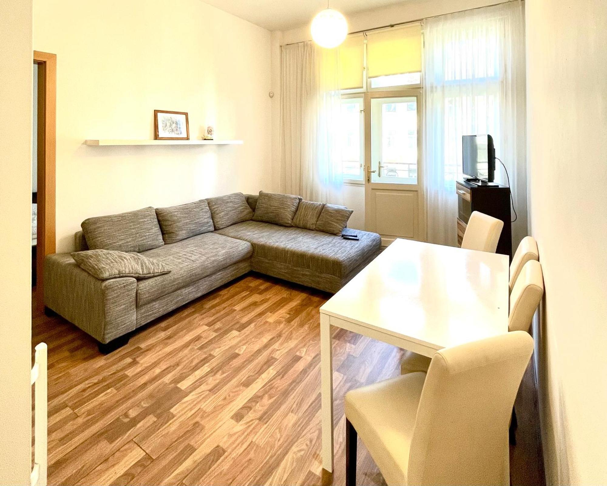 Apartments Valencia Karlsbad Exteriör bild