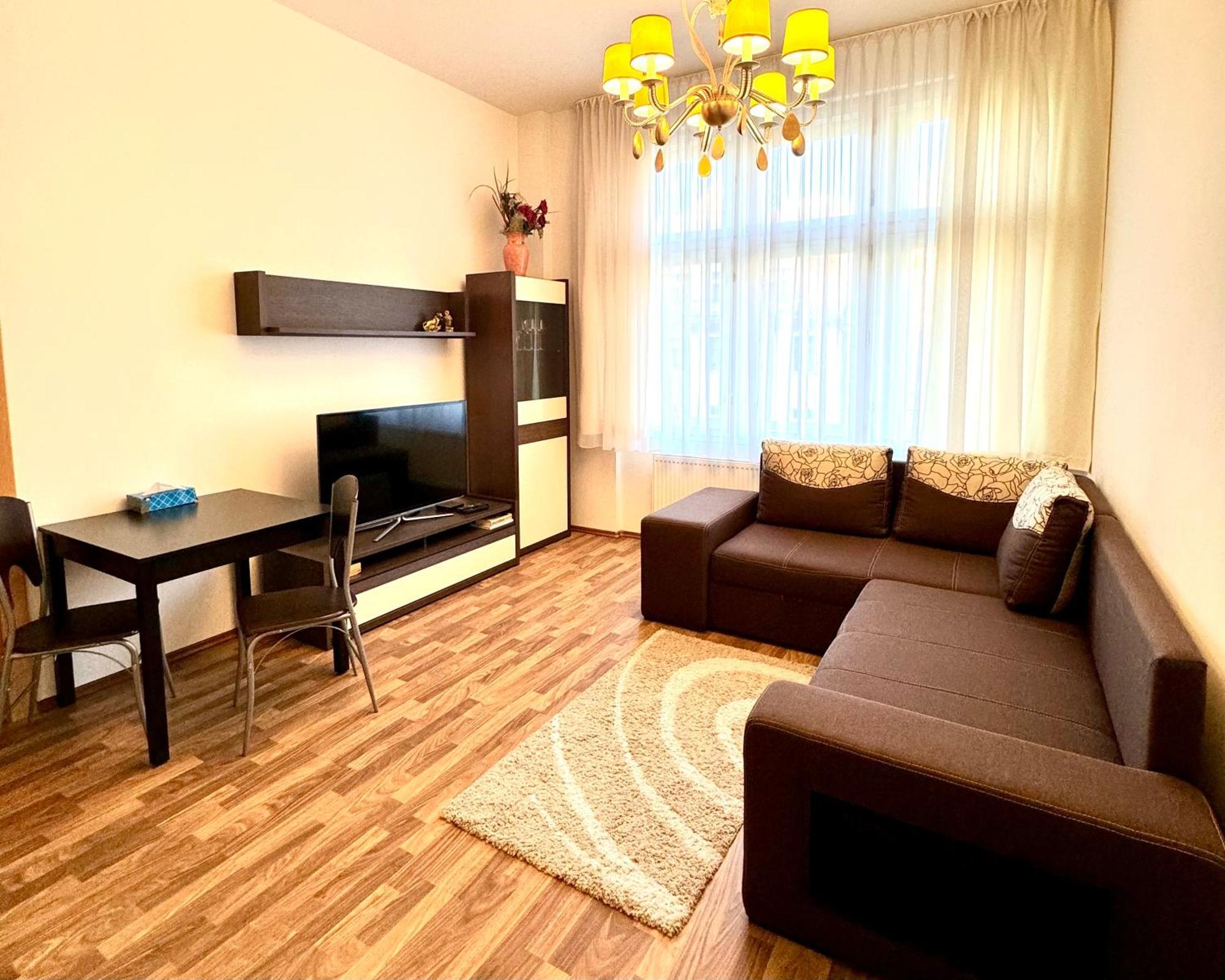 Apartments Valencia Karlsbad Exteriör bild